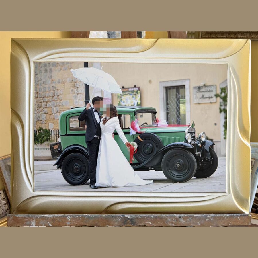 Cornice artigianale con foto, eseguita a mano su legno mdf bianca sfumata oro
